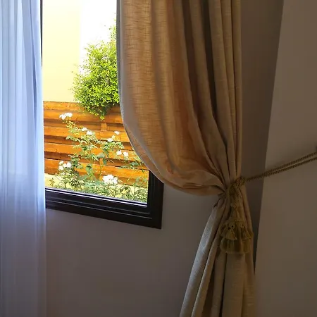 Crown 2* Lefkoşa