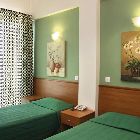 Otel Crown 2*