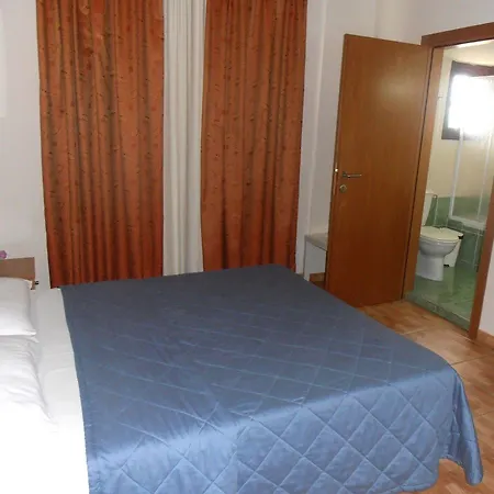 Crown Otel 2*