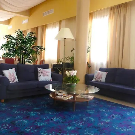 Crown Otel 2*