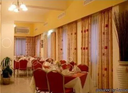 Crown Hotel