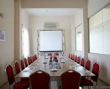 Hotel Crown 2*