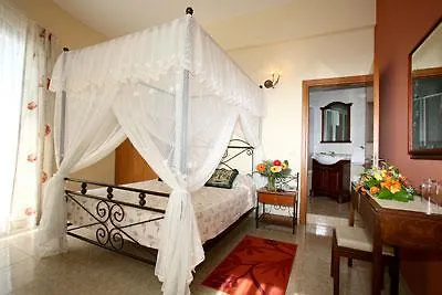Crown Hotel 2*